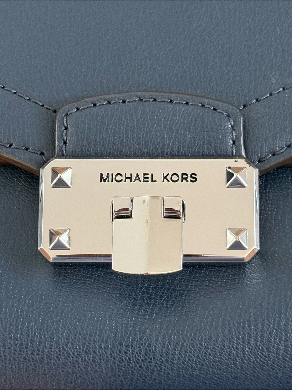 Michael Kors Kingsley Bag in Navy Leather